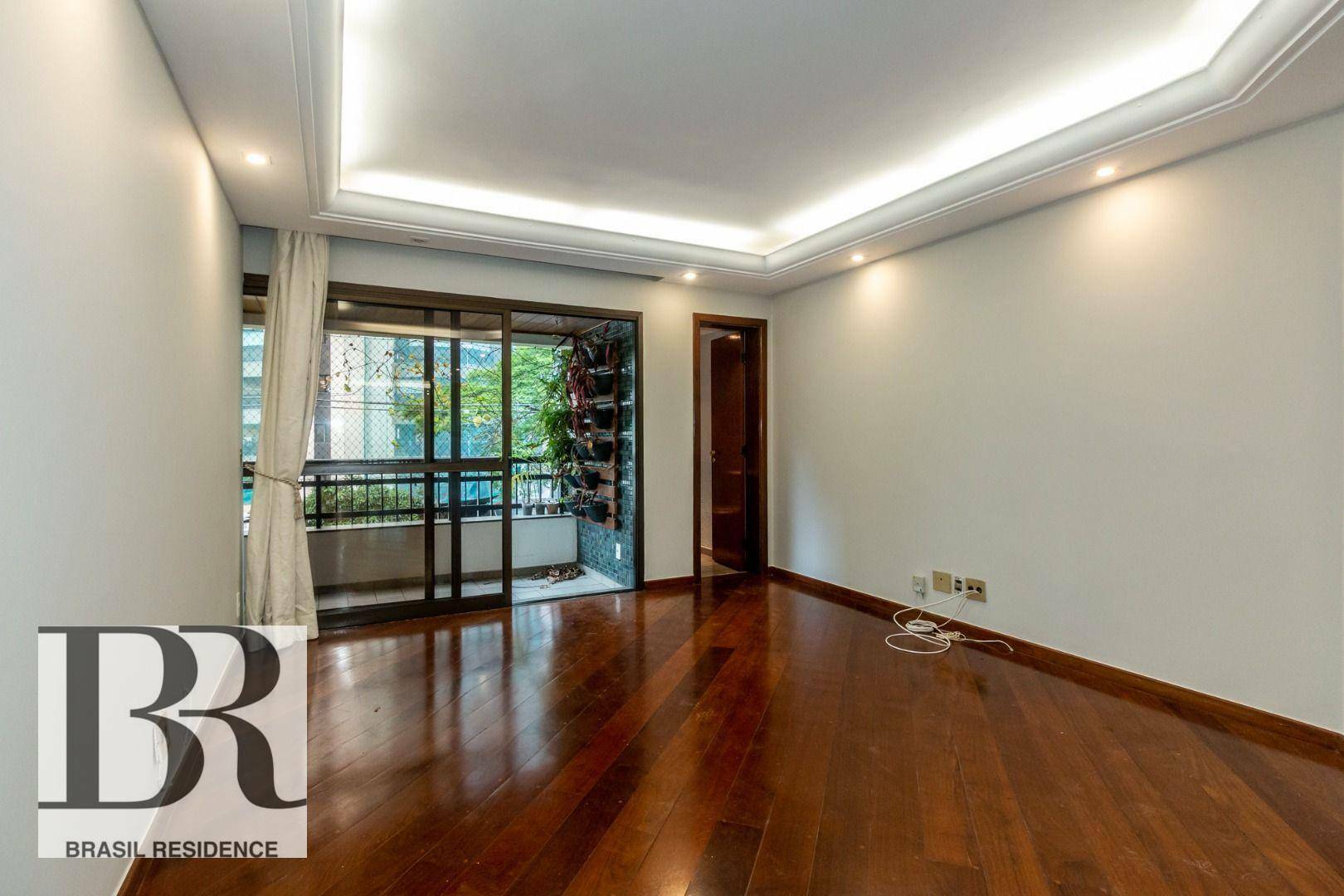 Apartamento para alugar com 4 quartos, 140m² - Foto 8