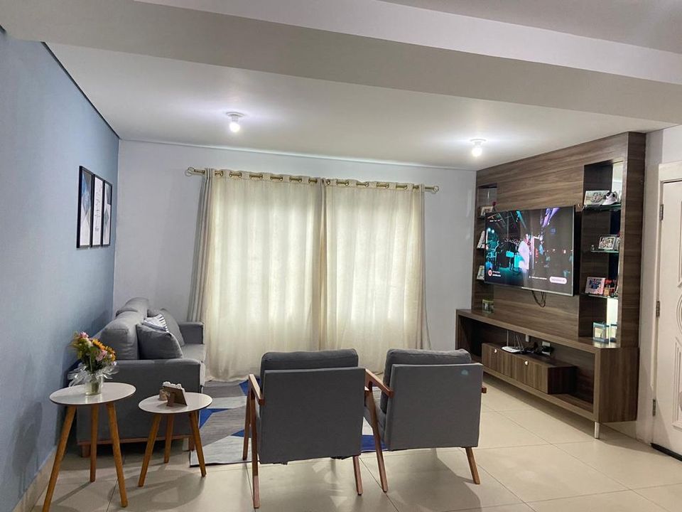 Casa à venda com 3 quartos, 120m² - Foto 1