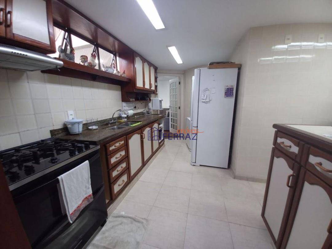 Apartamento à venda com 4 quartos, 254m² - Foto 4