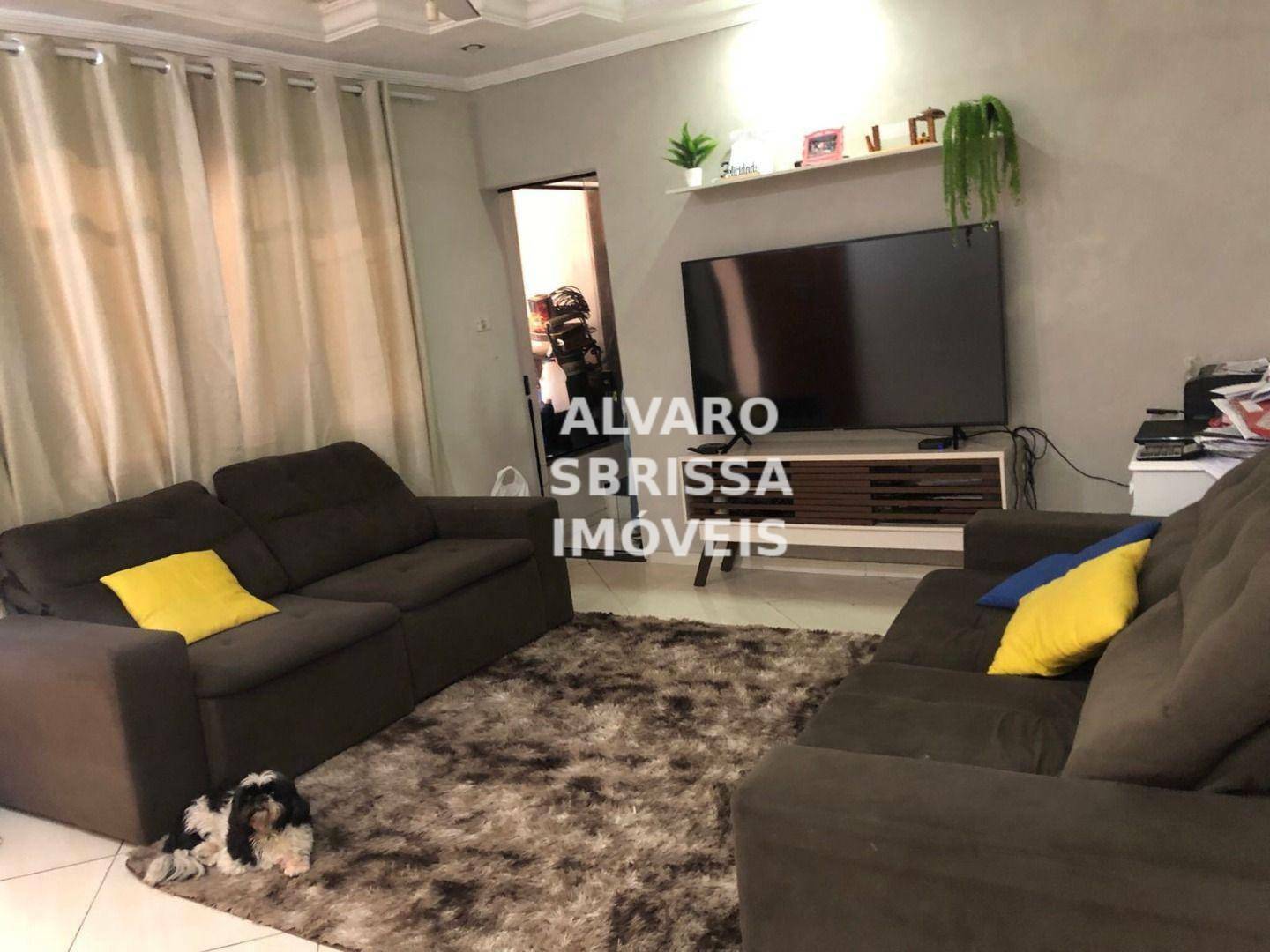 Casa à venda com 3 quartos, 84m² - Foto 1