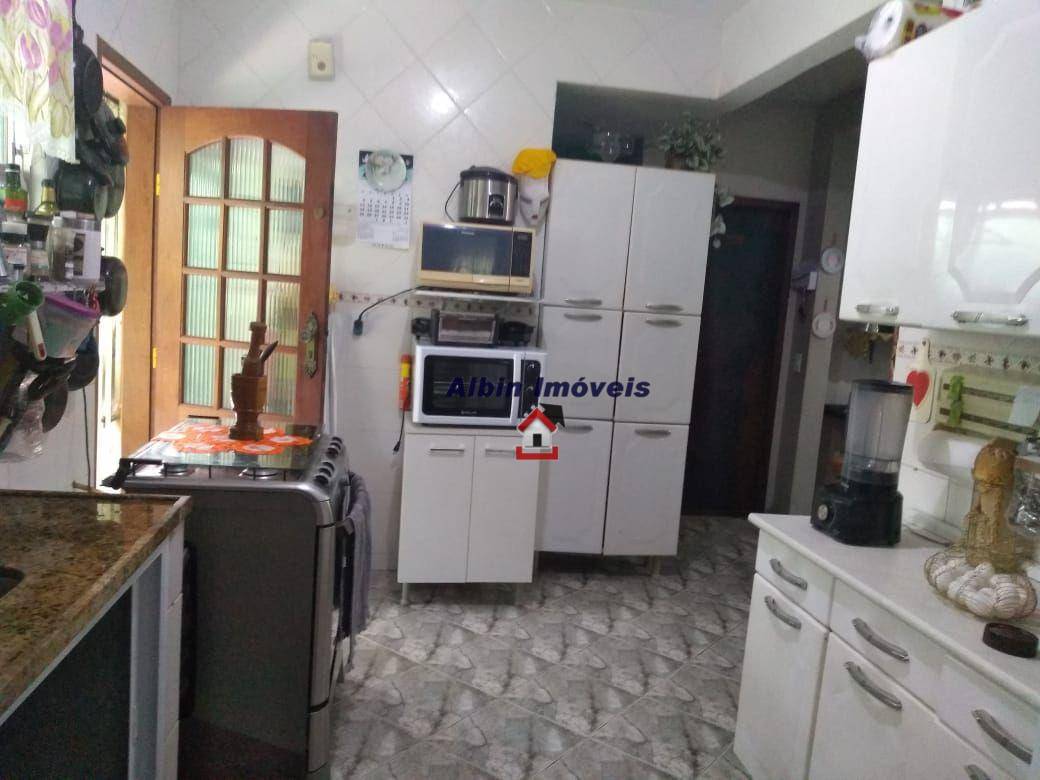 Casa à venda com 5 quartos, 183m² - Foto 10