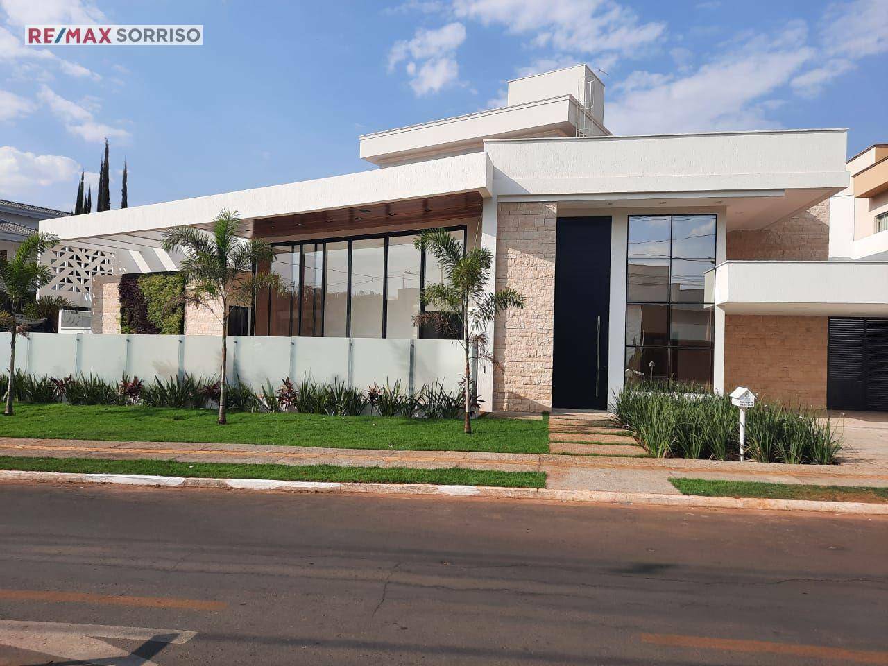 Casa de Condomínio à venda com 4 quartos, 263m² - Foto 1