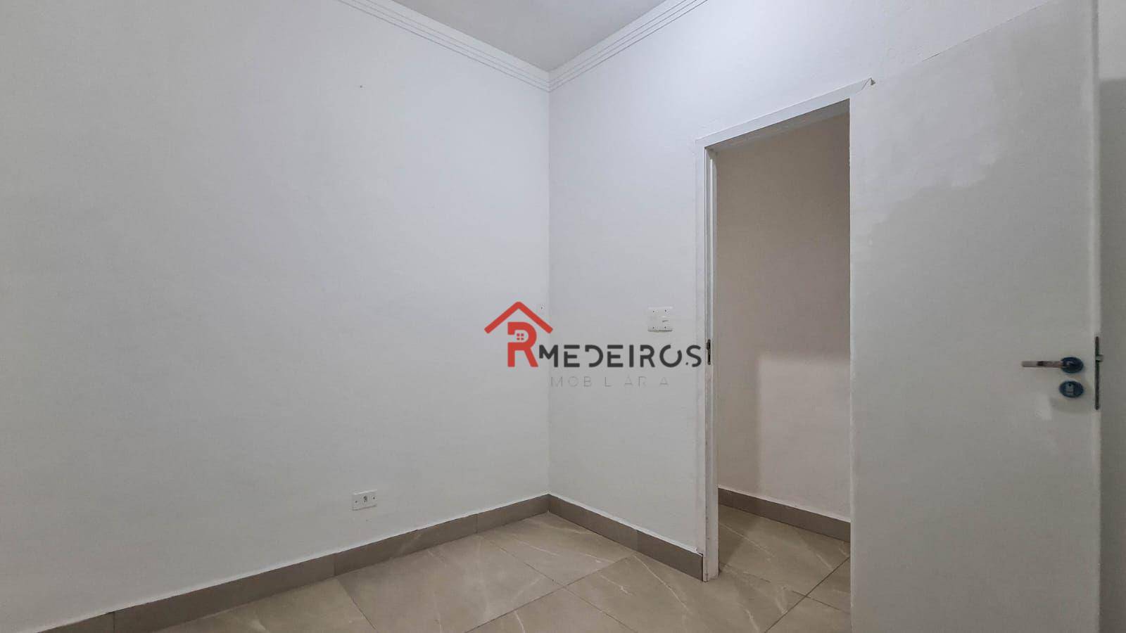 Casa à venda com 3 quartos, 90m² - Foto 13