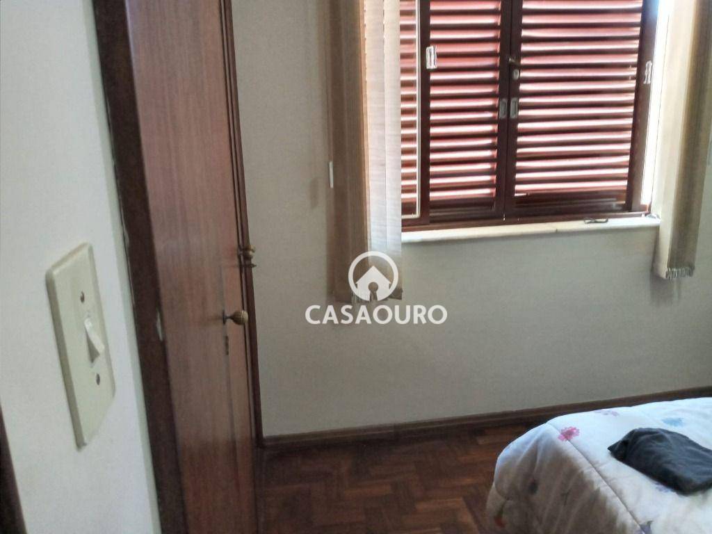 Casa à venda com 4 quartos, 197m² - Foto 15