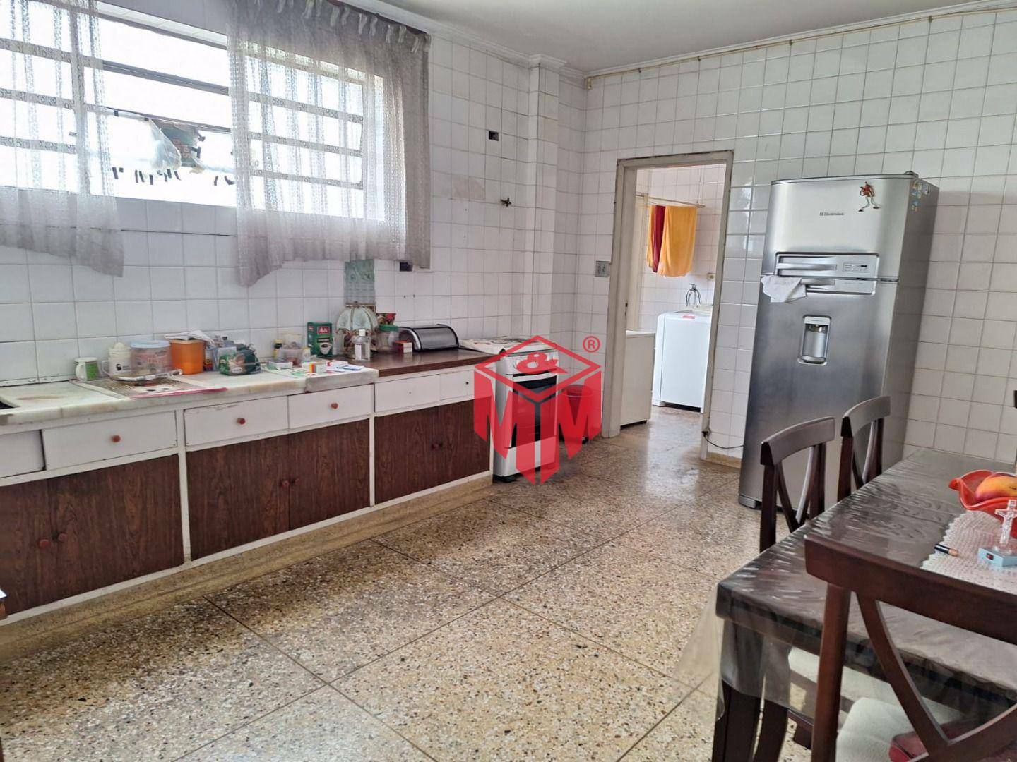 Apartamento à venda com 3 quartos, 185m² - Foto 7