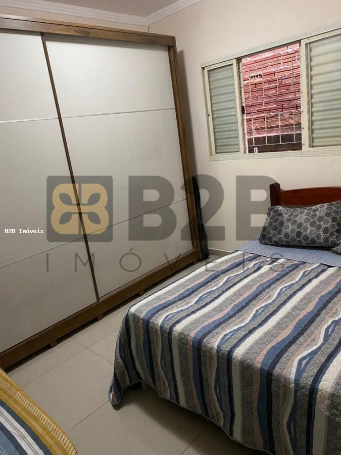 Casa à venda com 2 quartos, 47m² - Foto 8