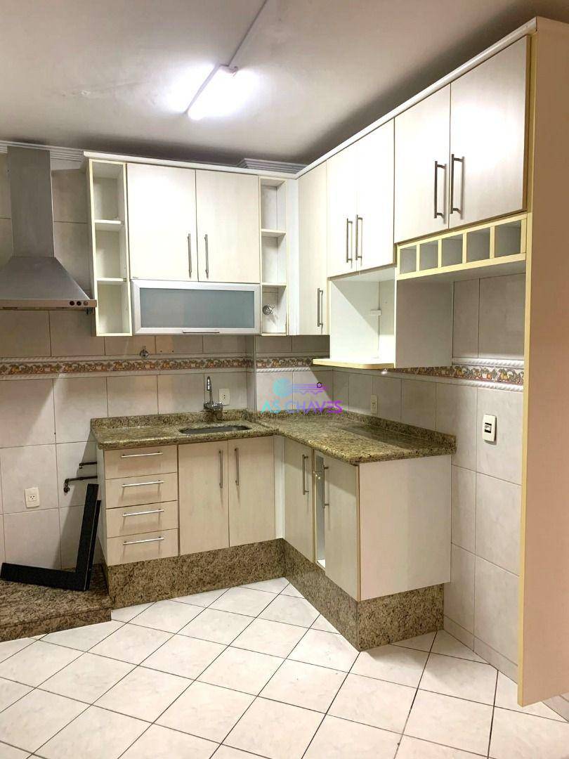 Apartamento à venda com 3 quartos, 80m² - Foto 2