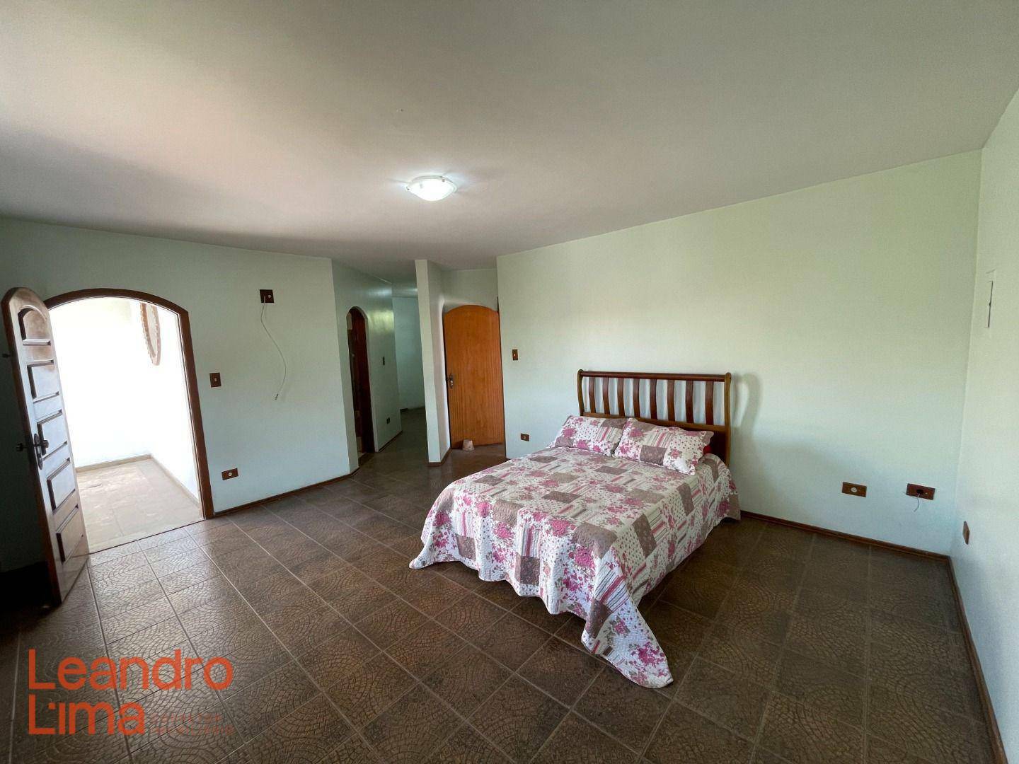 Casa à venda com 4 quartos, 350m² - Foto 21