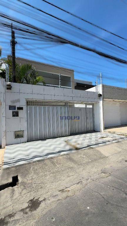 Casa, 4 quartos, 230 m² - Foto 1