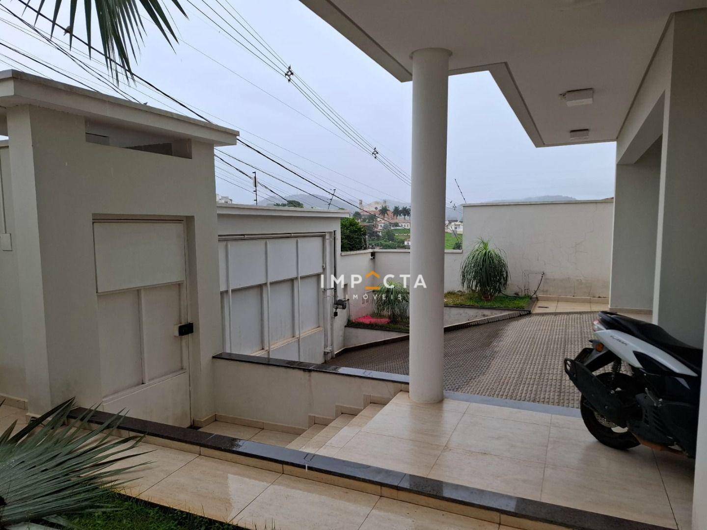 Casa à venda com 4 quartos, 244m² - Foto 4