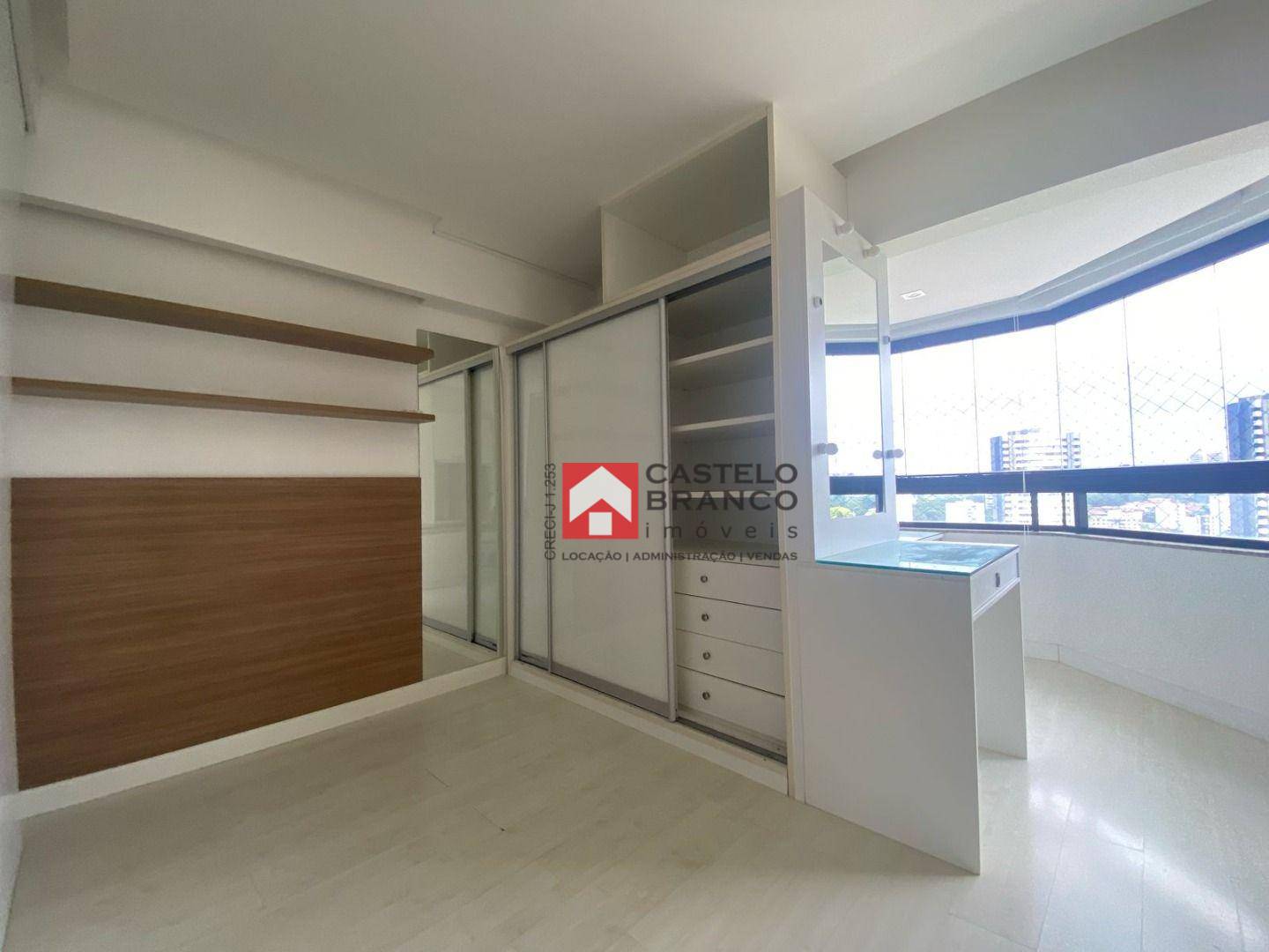 Apartamento à venda com 3 quartos, 130m² - Foto 12