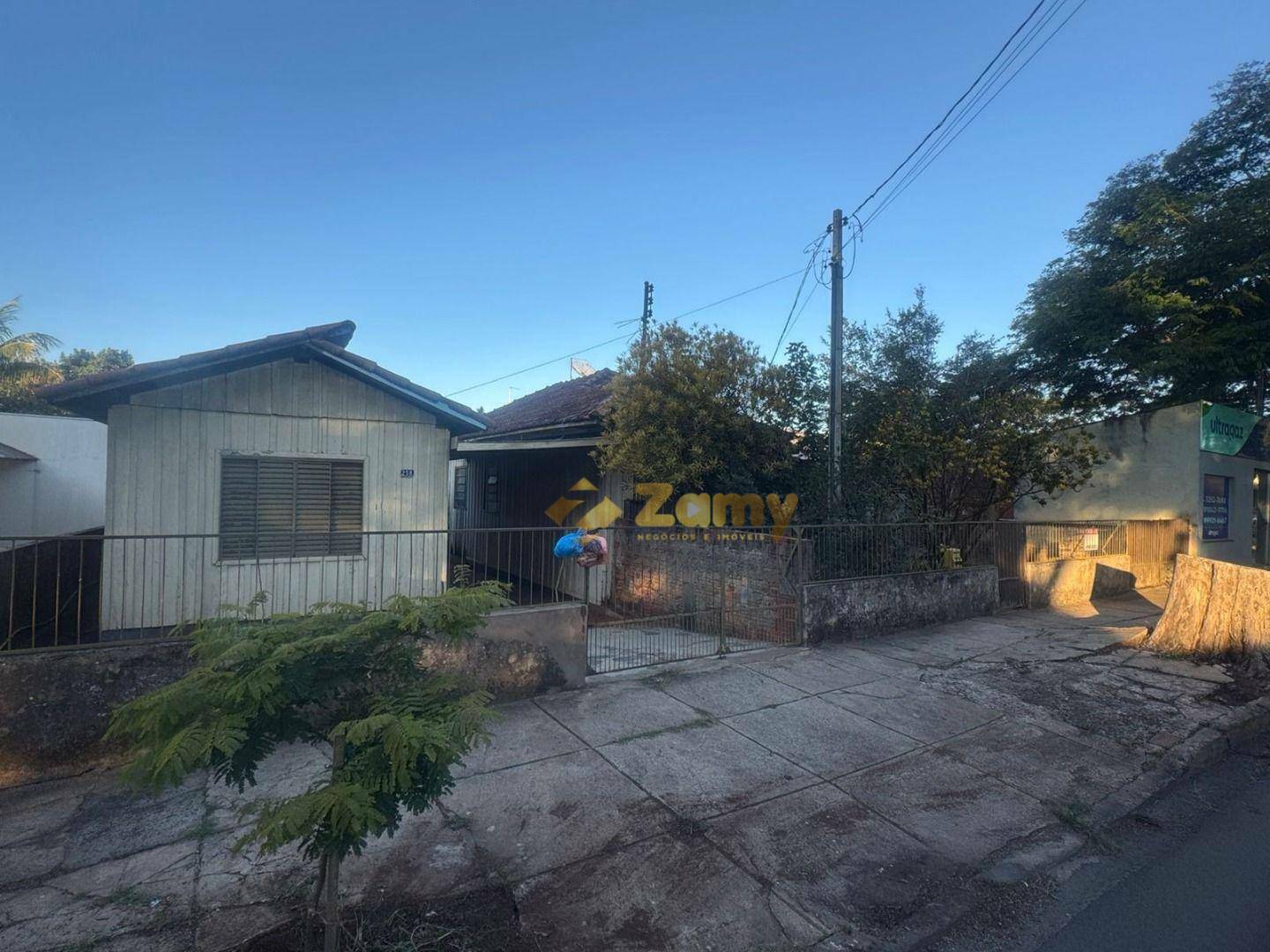 Casa à venda com 3 quartos, 100m² - Foto 2