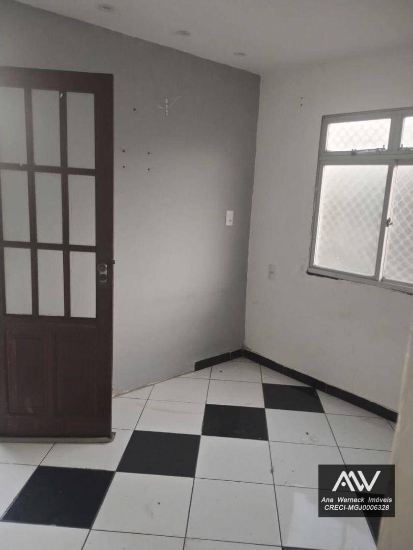 Casa à venda com 2 quartos, 80m² - Foto 8