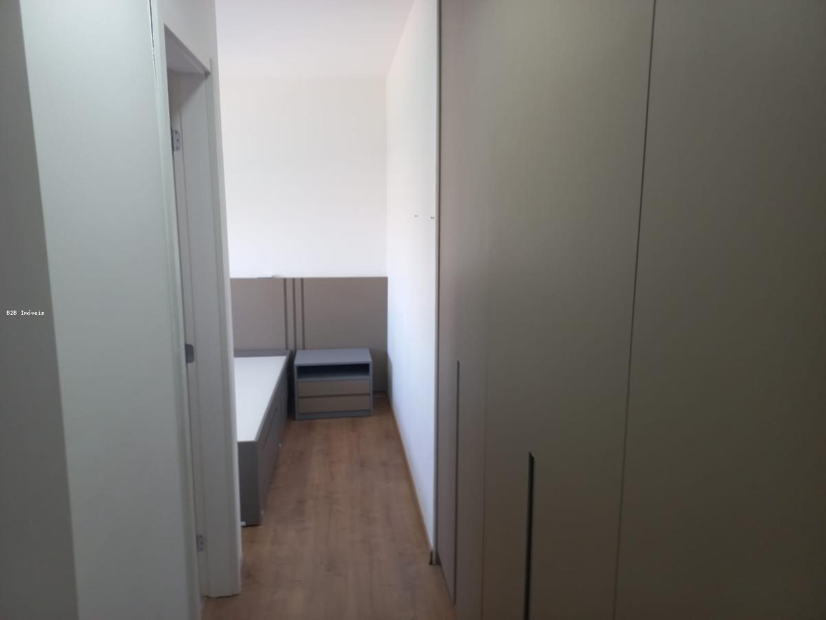 Apartamento à venda com 2 quartos, 64m² - Foto 11