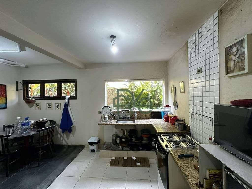 Casa de Condomínio à venda com 4 quartos, 303m² - Foto 17