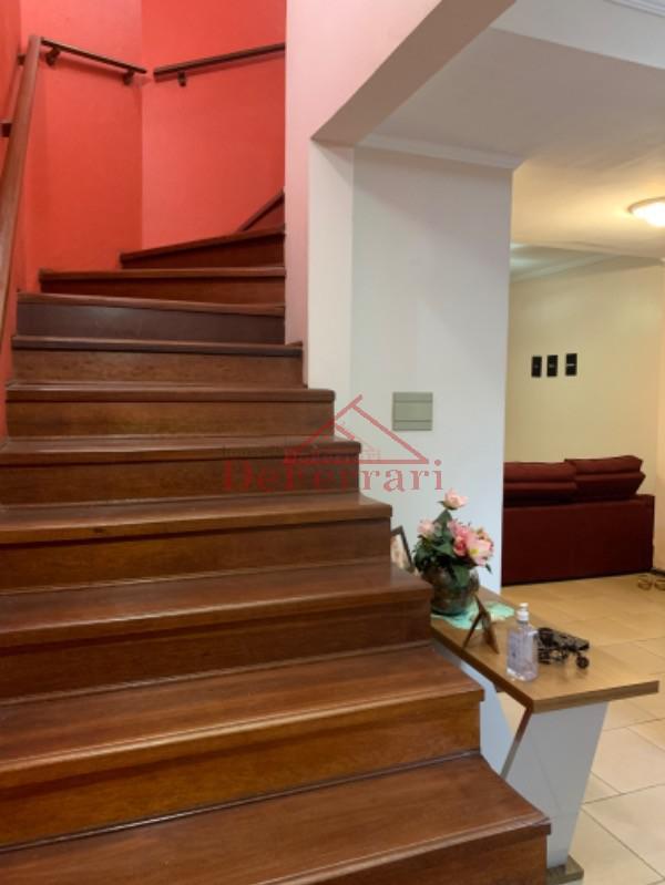 Casa à venda com 3 quartos, 129m² - Foto 2