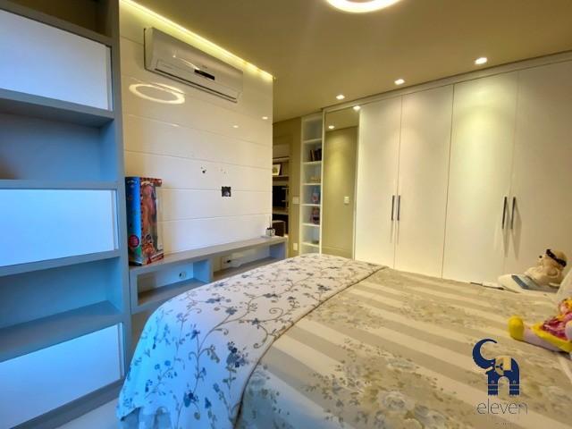 Apartamento à venda com 4 quartos, 243m² - Foto 17