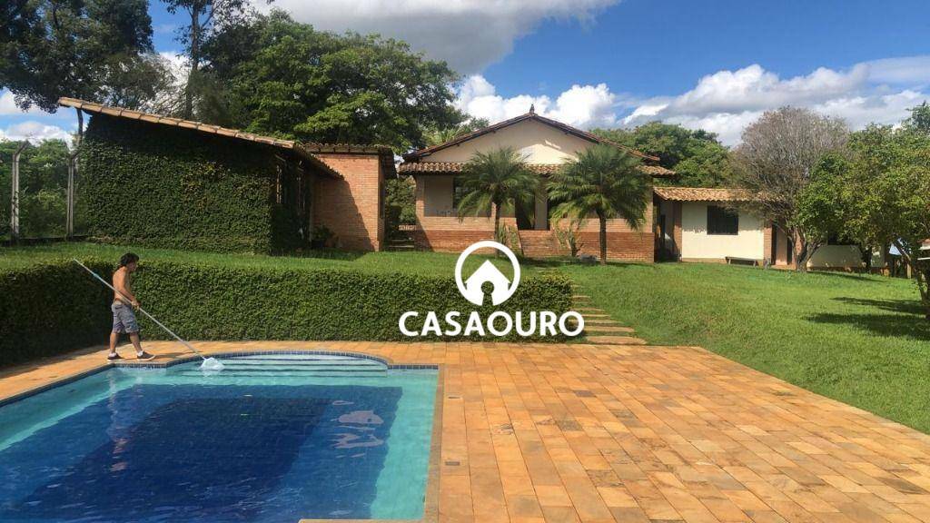 Chácara à venda com 7 quartos, 1000m² - Foto 1