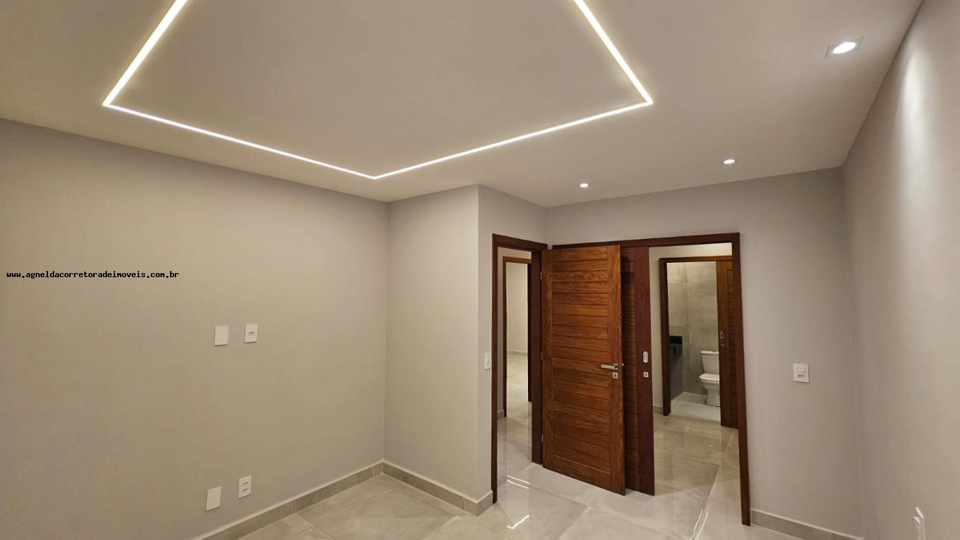 Casa de Condomínio à venda com 4 quartos, 170m² - Foto 2