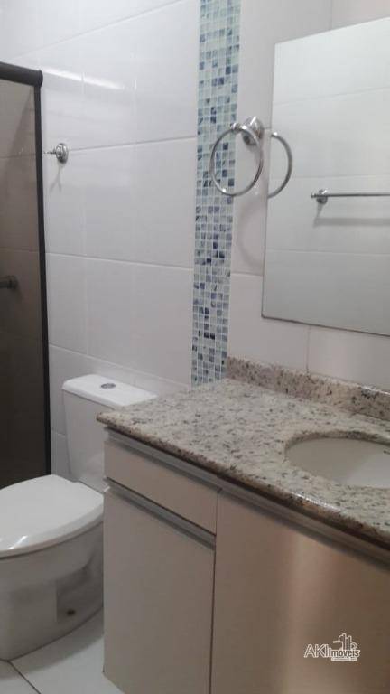 Casa à venda com 4 quartos, 200m² - Foto 15