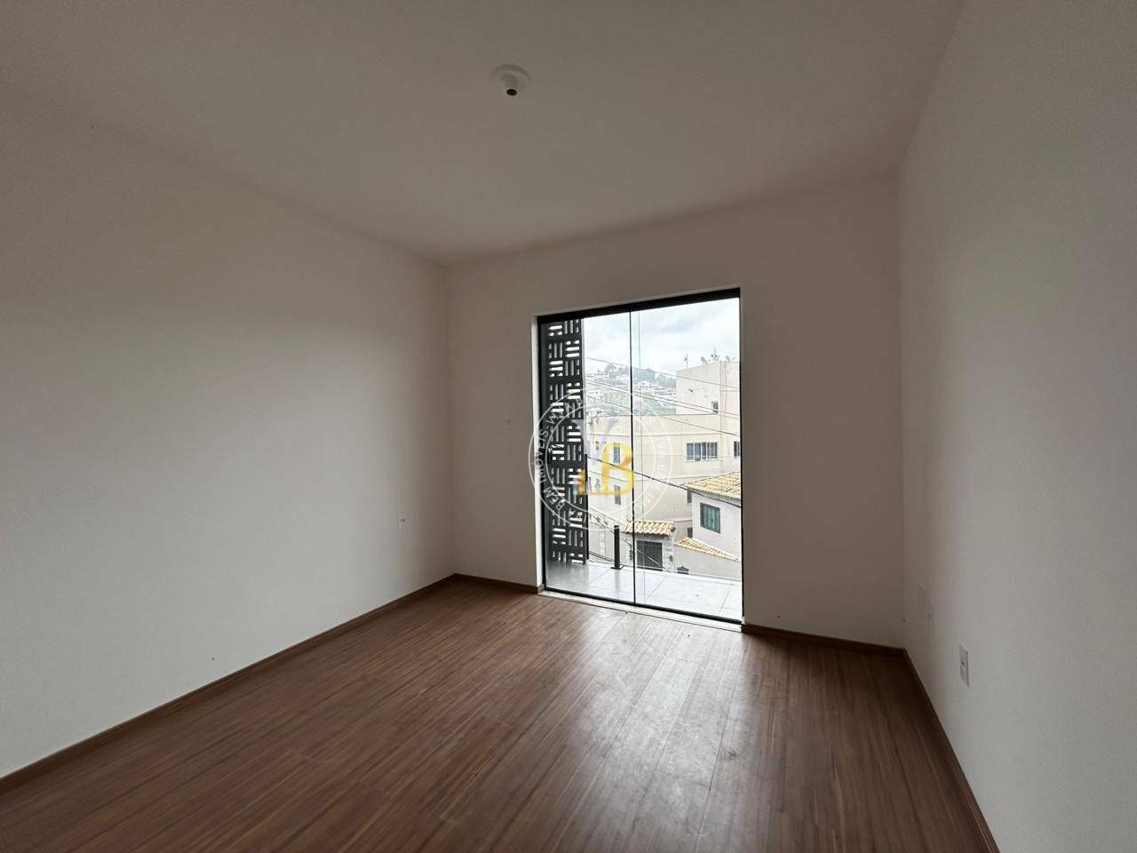 Casa à venda com 2 quartos, 90m² - Foto 13