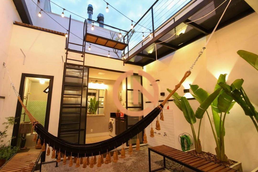 Casa à venda com 2 quartos, 102m² - Foto 1