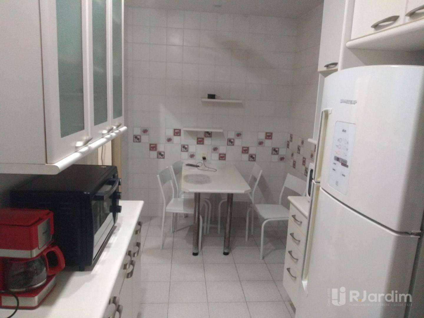 Apartamento à venda e aluguel com 2 quartos, 61m² - Foto 11