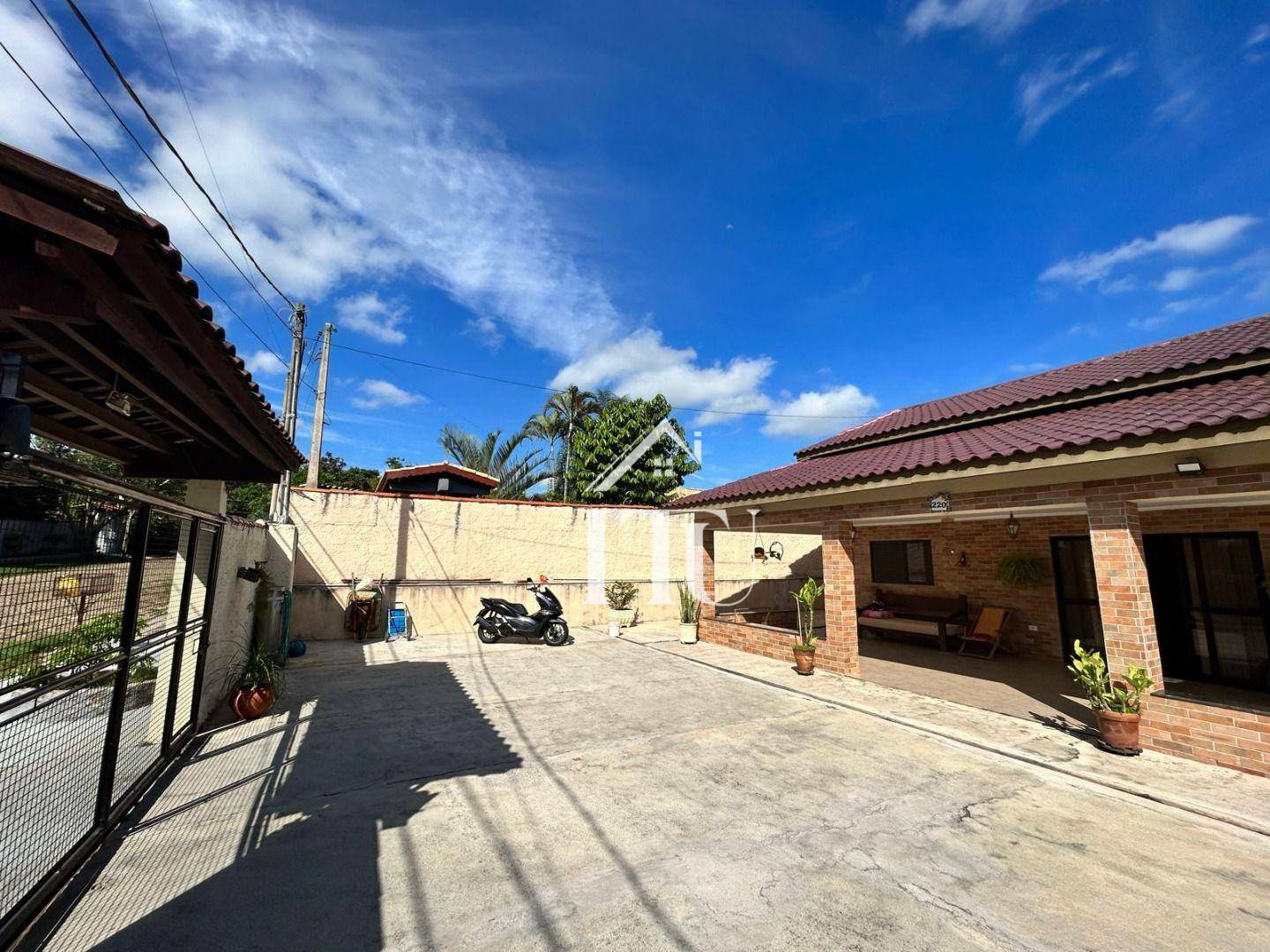 Chácara à venda e aluguel com 6 quartos, 288m² - Foto 3