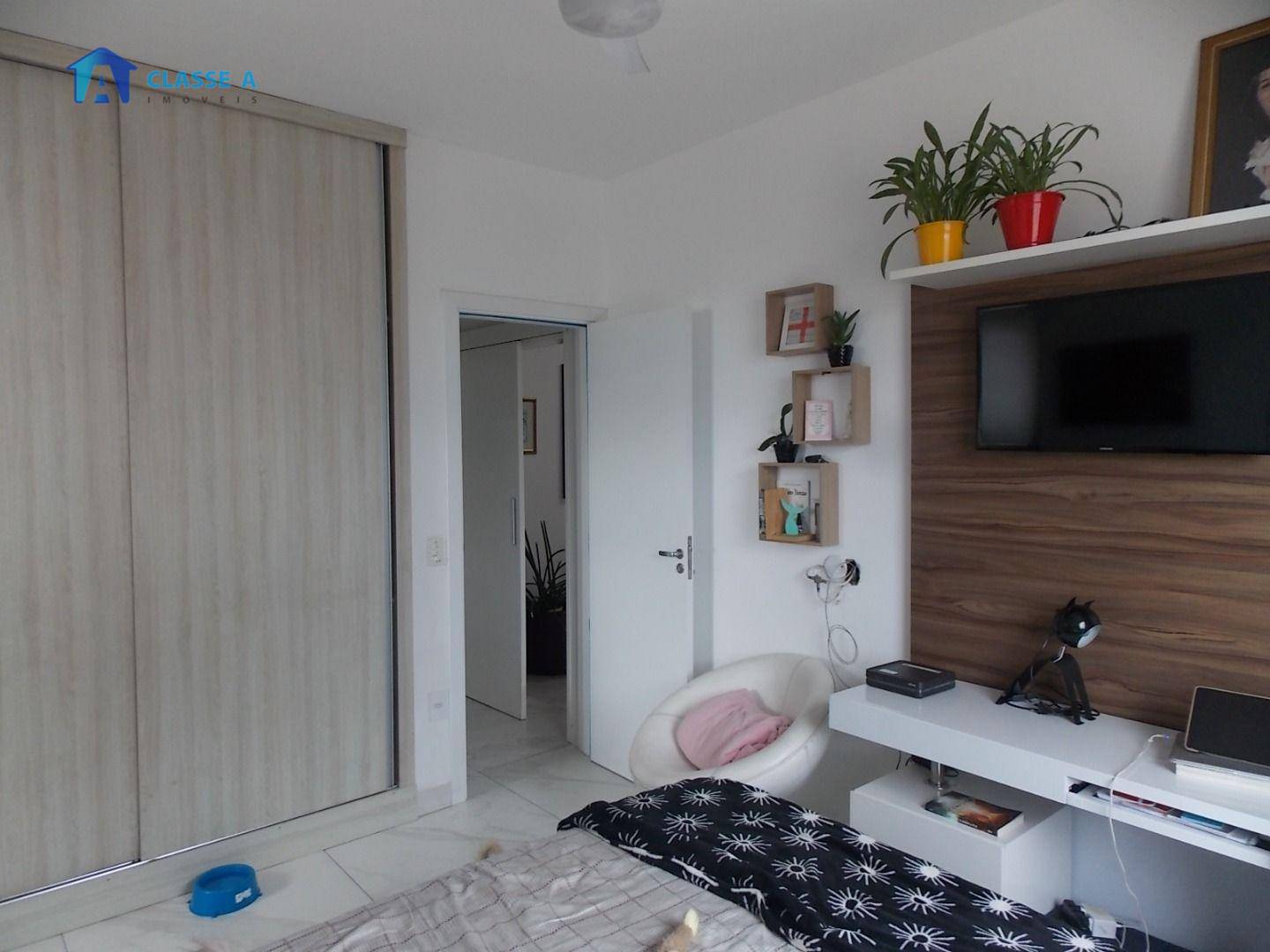 Apartamento à venda com 4 quartos, 159m² - Foto 17