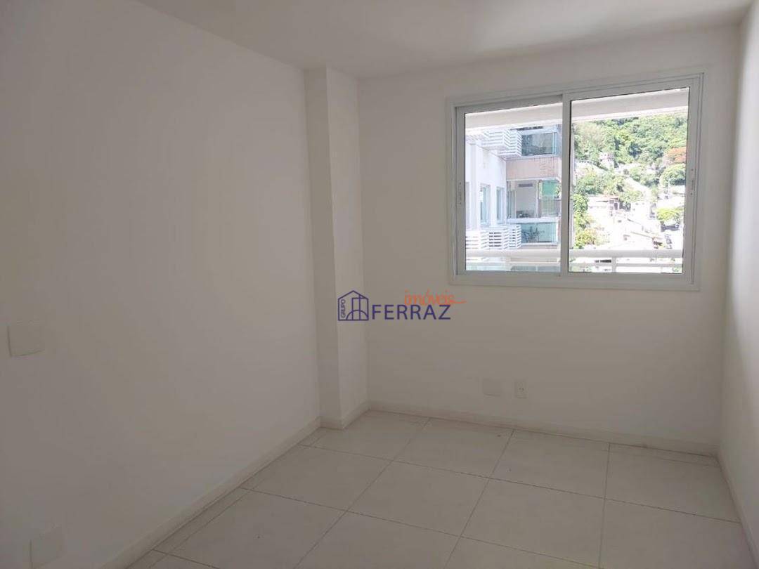 Apartamento à venda com 2 quartos, 72m² - Foto 4