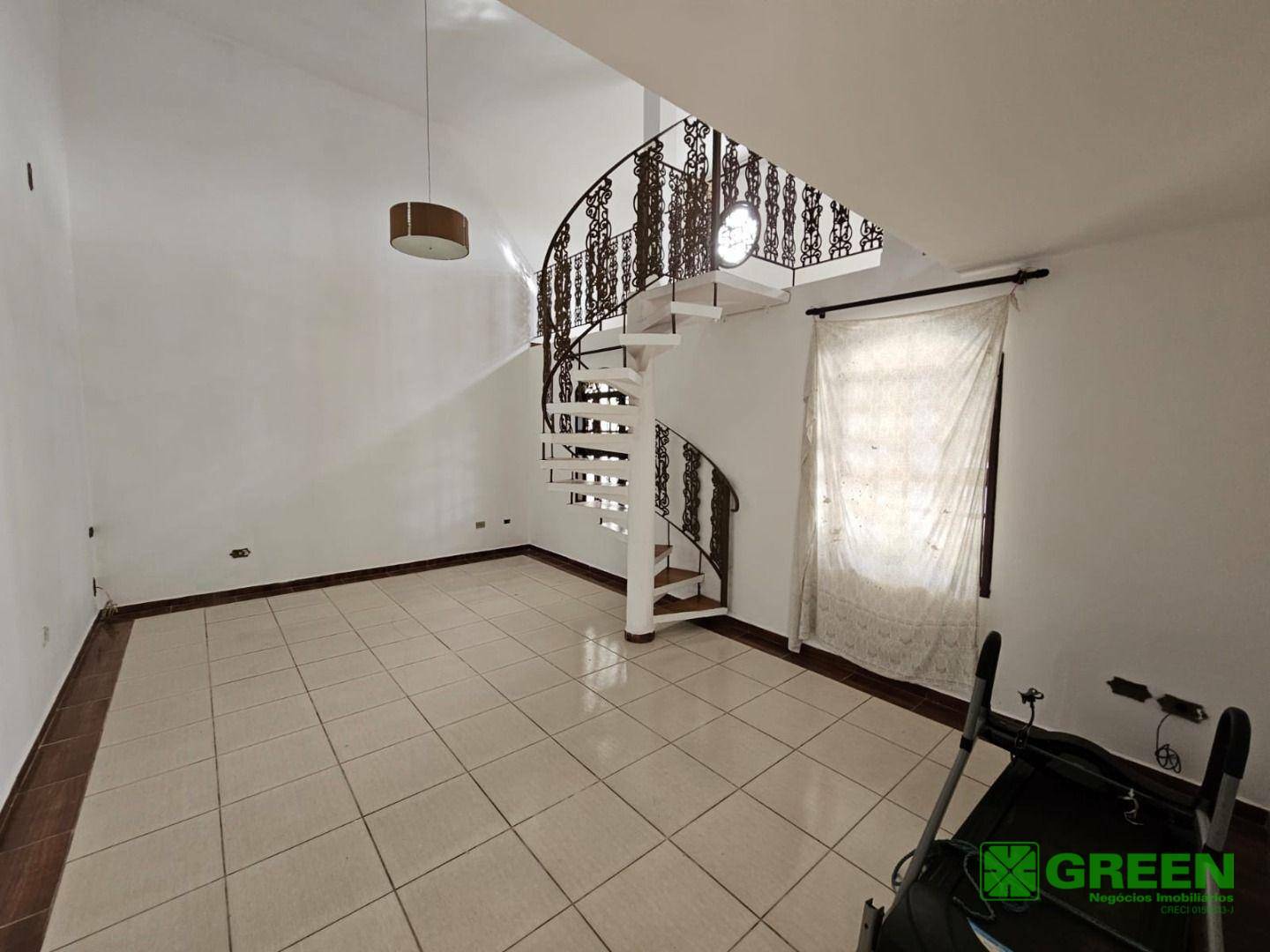 Casa à venda com 3 quartos, 300M2 - Foto 7