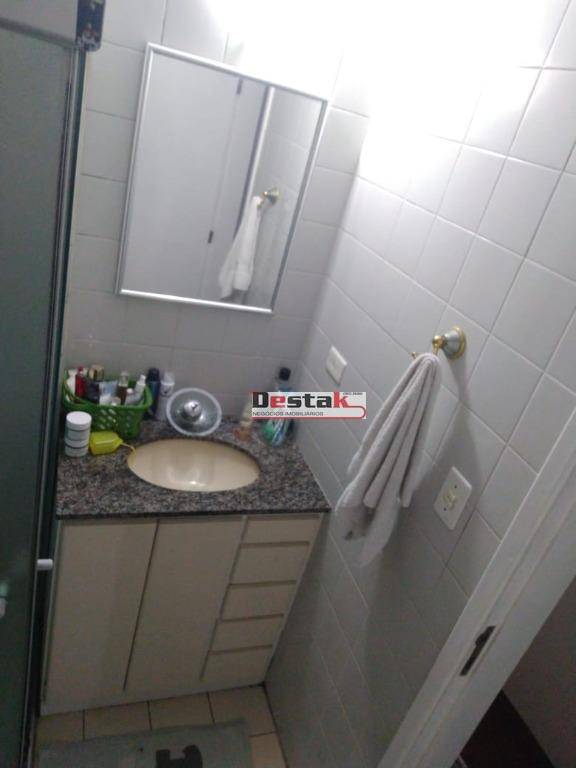 Apartamento à venda com 2 quartos, 64m² - Foto 11