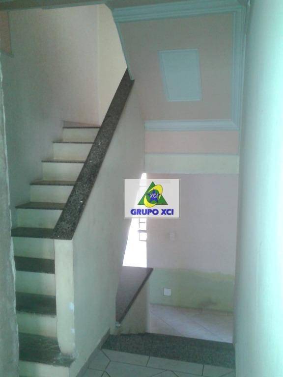 Casa à venda com 4 quartos, 220m² - Foto 24