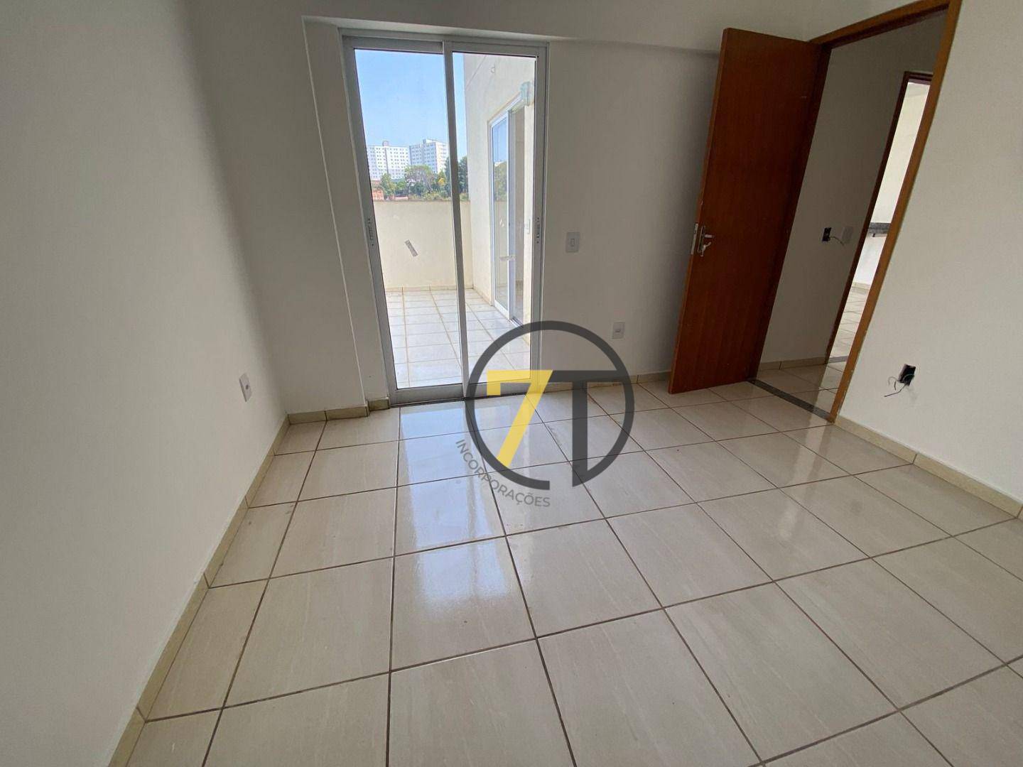 Cobertura à venda com 3 quartos, 200m² - Foto 12