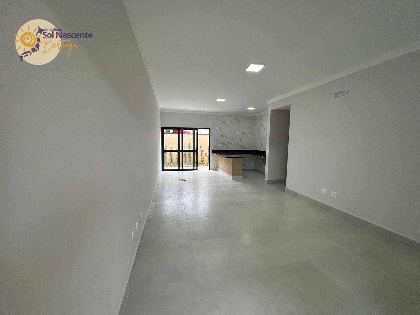 Casa à venda com 3 quartos, 105m² - Foto 4