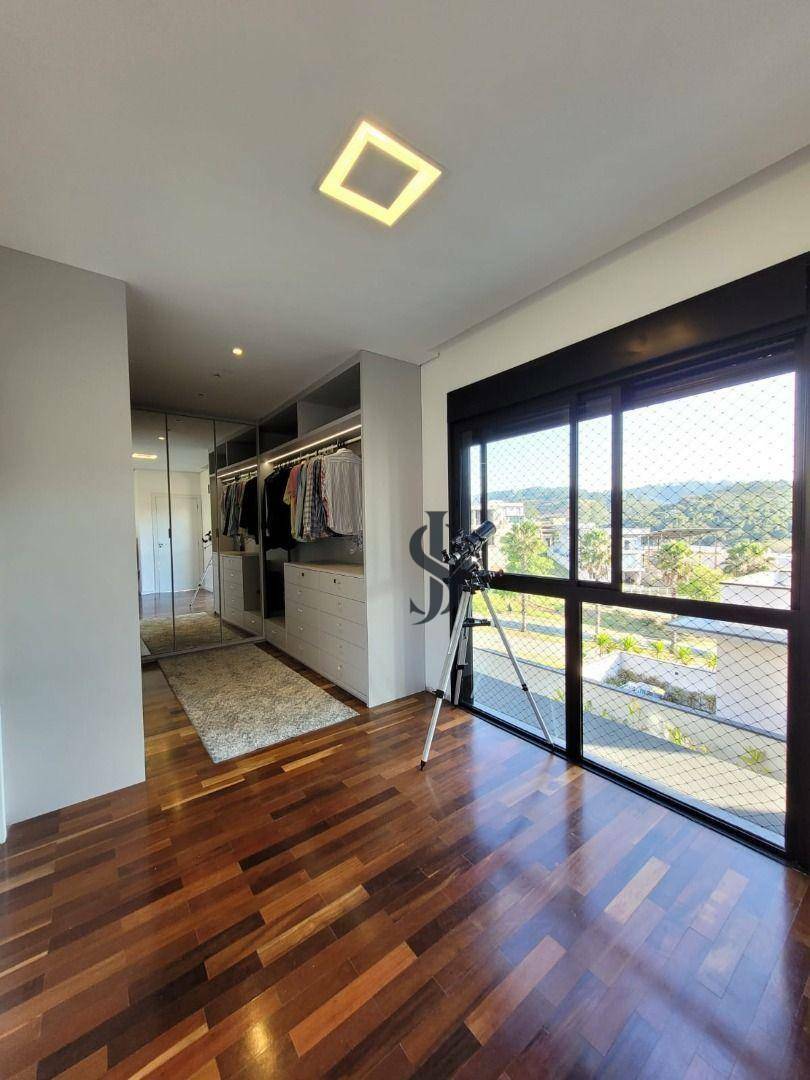 Casa à venda com 4 quartos, 350m² - Foto 18