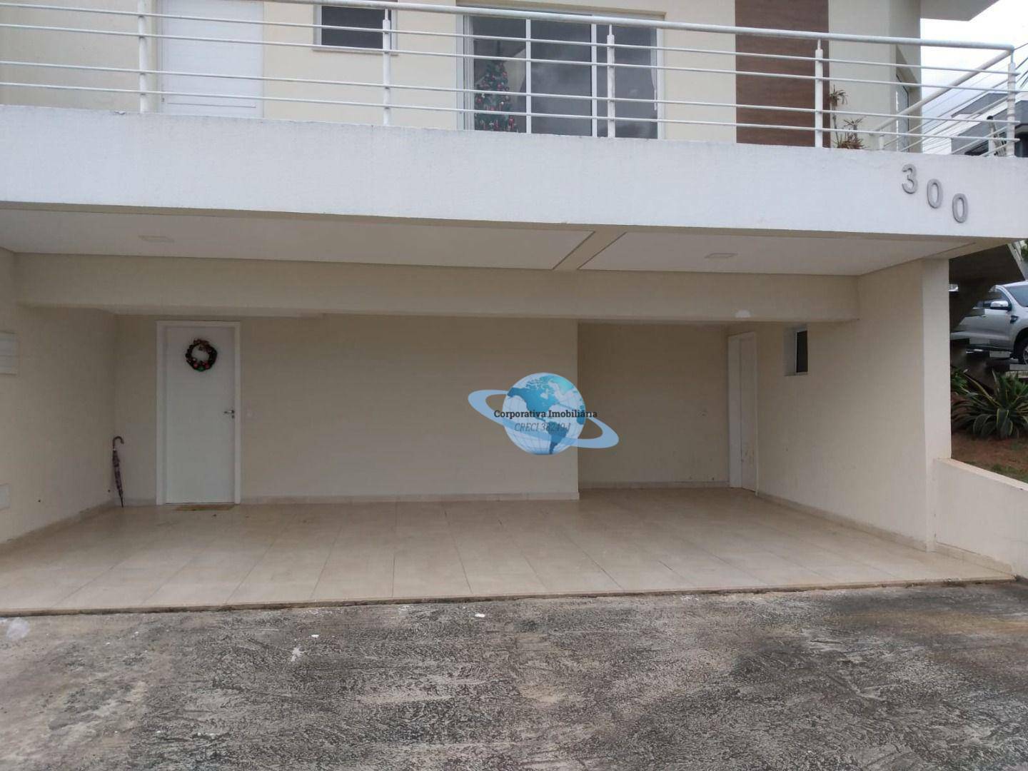 Casa de Condomínio à venda com 3 quartos, 250m² - Foto 2