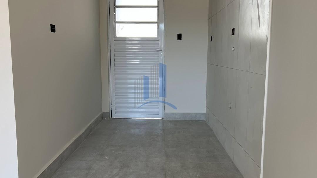Casa à venda com 3 quartos, 55m² - Foto 7