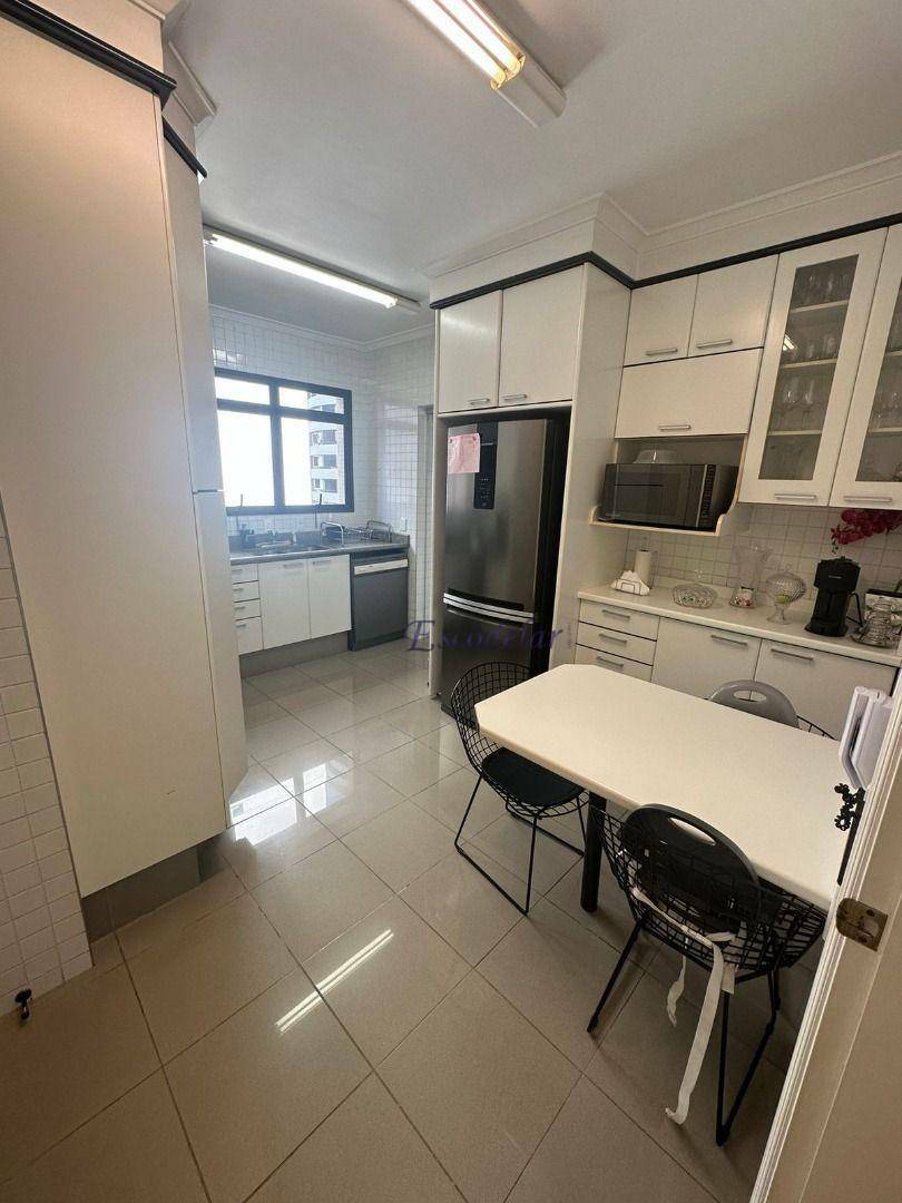 Apartamento à venda com 3 quartos, 156m² - Foto 6