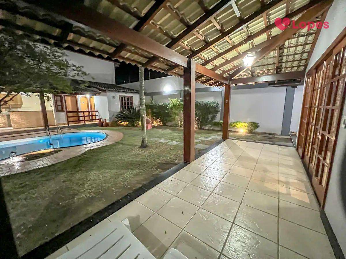 Casa à venda com 5 quartos, 280m² - Foto 4