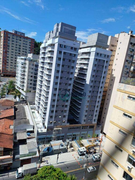 Apartamento à venda com 2 quartos, 75m² - Foto 6