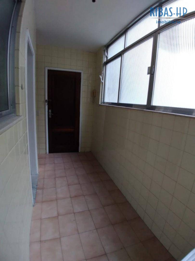 Apartamento para alugar com 3 quartos, 100m² - Foto 17