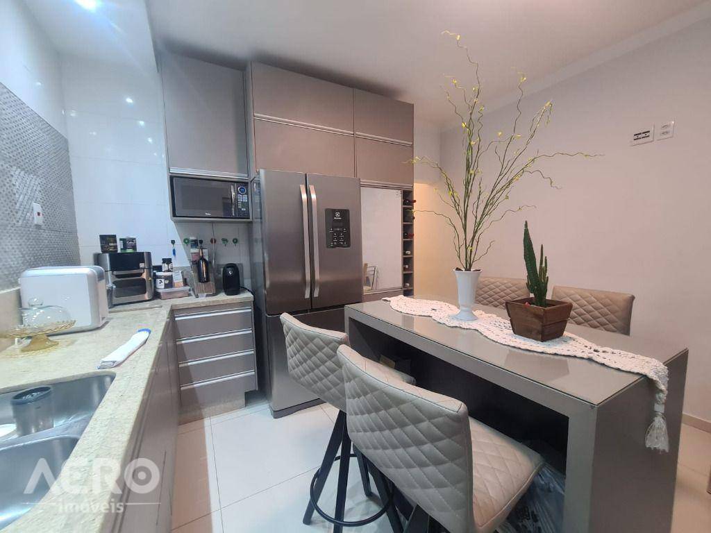 Casa à venda com 3 quartos, 260m² - Foto 13