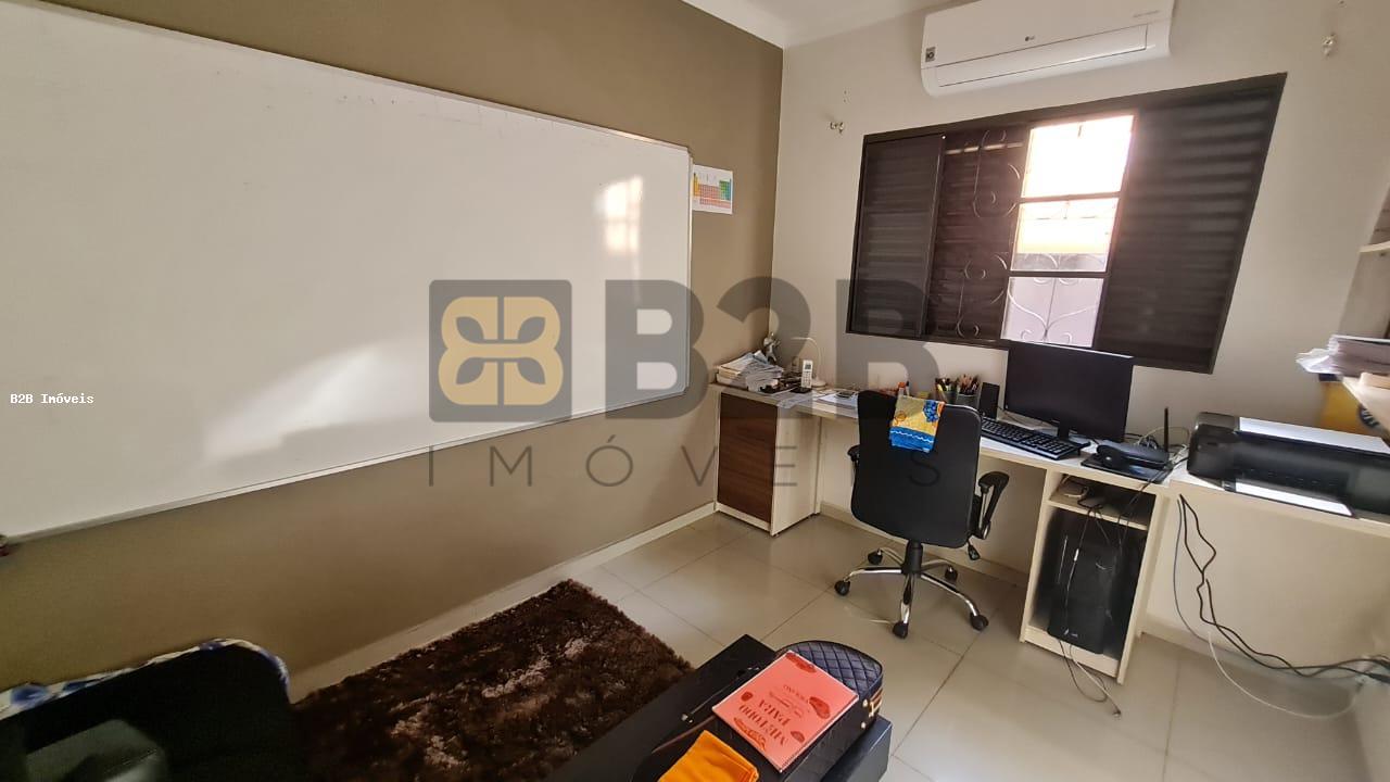 Casa à venda com 3 quartos, 210m² - Foto 26