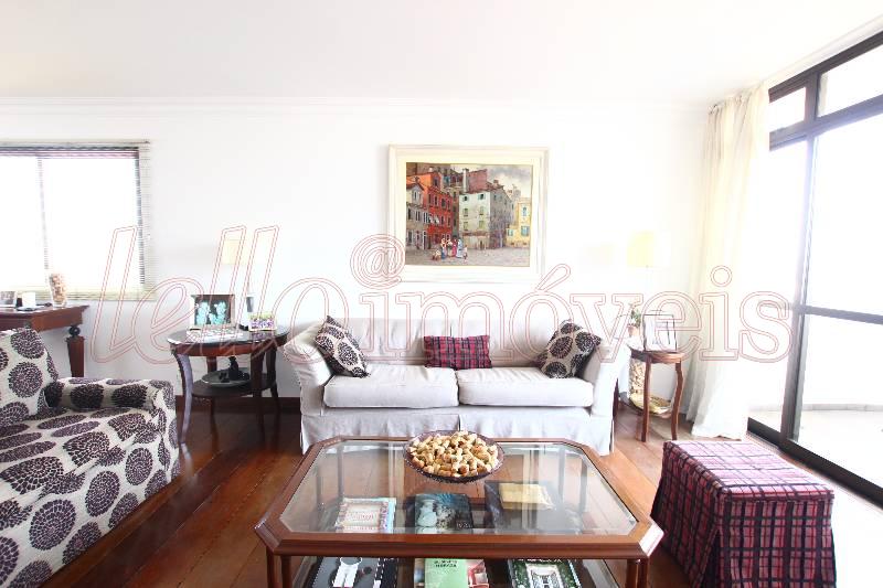 Apartamento para alugar com 4 quartos, 250m² - Foto 4