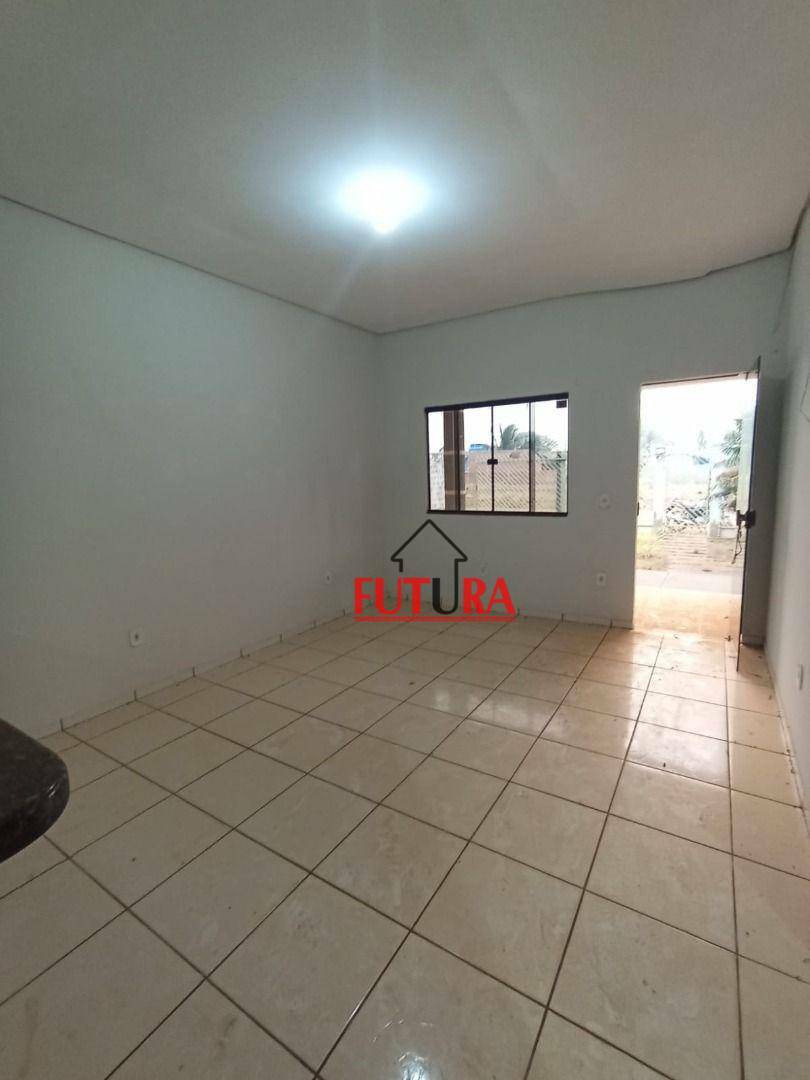 Casa à venda com 2 quartos, 80m² - Foto 4