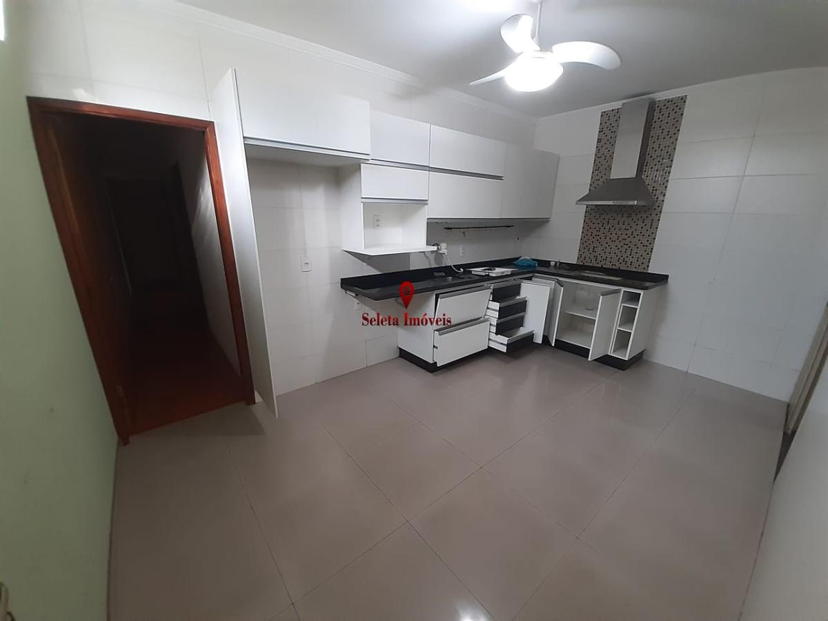 Casa à venda com 2 quartos, 150m² - Foto 11