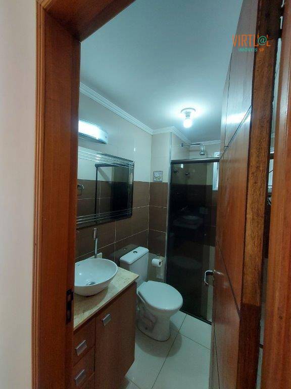 Apartamento para alugar com 2 quartos, 65m² - Foto 13