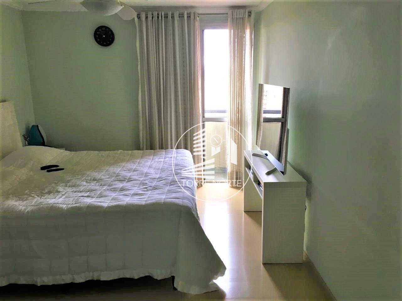 Apartamento à venda com 4 quartos, 220m² - Foto 17