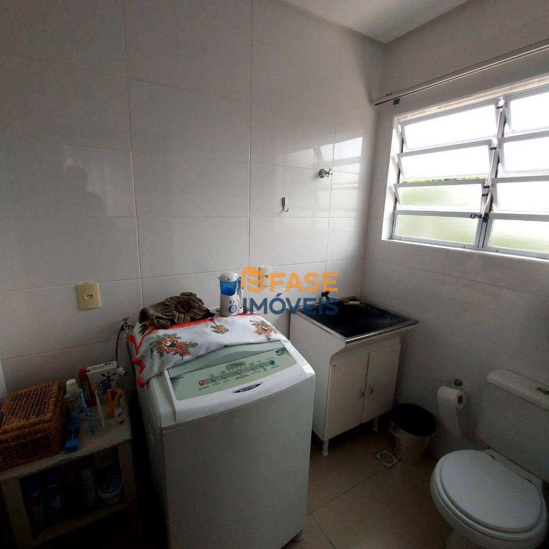 Casa à venda com 2 quartos, 200m² - Foto 7